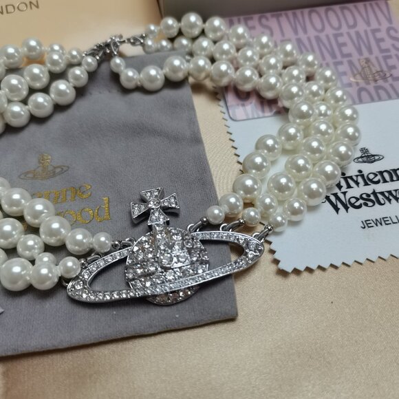 Vivienne Westwood Three Row Pearl Bas Relief Choker - Picture 6 of 14